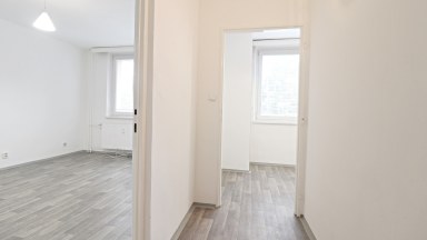 Nabízíme k pronájmu panelový byt 1+1 ve vyhledávané lokalitě města Jihlavy, ulice Slavíčkova