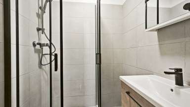 Nabízíme k pronájmu panelový zrekonstruovaný byt 3+kk nedaleko centra Jihlavy, ulice U Hřbitova