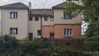 Útulný a kompletně zrekonstruovaný byt 1+1 s nadstandardním úložným prostorem - Dvorce u Jihlavy