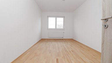 Prodej prostorného řadového rodinného domu 5+kk se zahrádkou a parkováním – Jihlava, Stará cesta