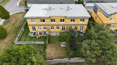 Prodej prostorného řadového rodinného domu 5+kk se zahrádkou a parkováním – Jihlava, Stará cesta