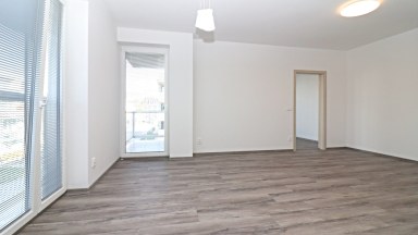 Nabízíme pronájem zánovního zděného bytu 2+kk s lodžií, Hruškové Dvory, Jihlava