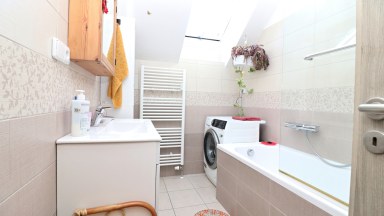 Zděný byt 3+KK s balkónem a parkovacím místem, Planá nad Lužnicí, Strkov