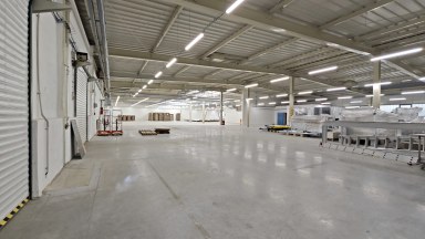Exkluzivní pronájem výrobních/skladových prostor se zázemím v těsné blízkosti sjezdu D1 u Jihlavy