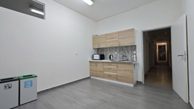 Exkluzivní pronájem výrobních/skladových prostor se zázemím v těsné blízkosti sjezdu D1 u Jihlavy
